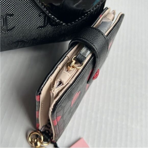 Juicy Couture Heart Liquorice Bifold Wallet - Picture 4 of 8